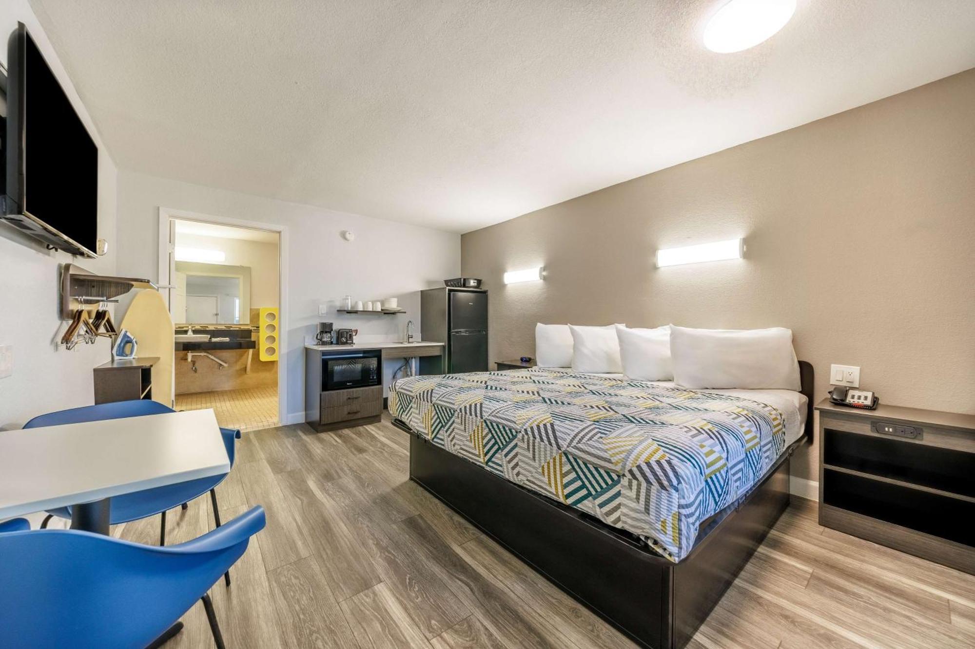 Studio 6 Fort Worth, Tx - Stockyards East Экстерьер фото